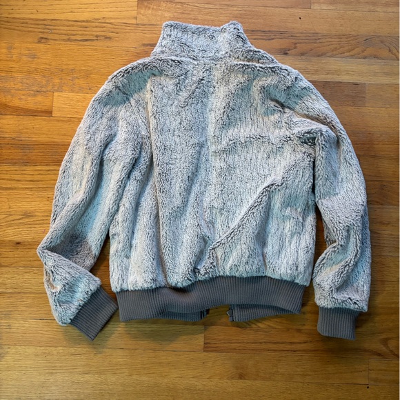 Patagonia furry jacket - Picture 3 of 3